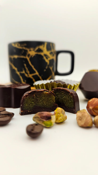 Dark Chocolate Bonbon 15 Pieces Box with Ganache (Pistachio)